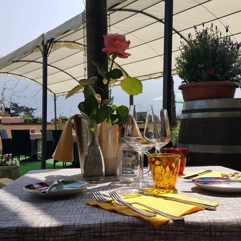 Casa Albergo Sorriso (Adults Only) Лимоне-суль-Гарда Экстерьер фото